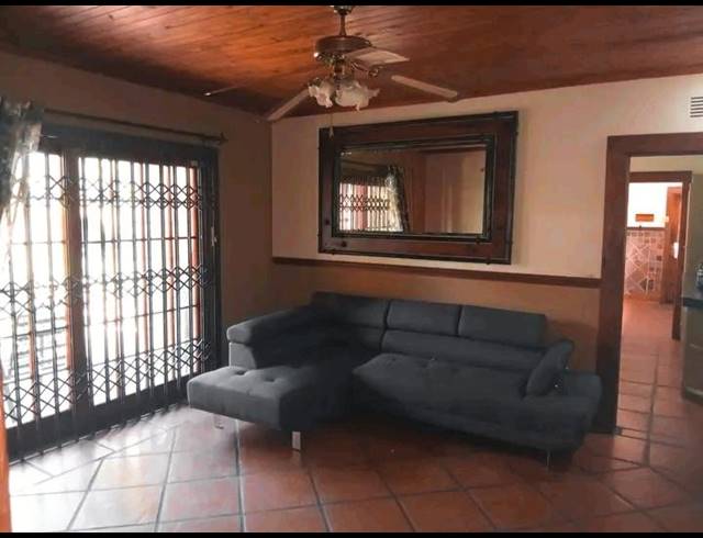 5 BEDROOM HOUSE FOR SALE IN GEDULD